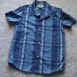 Boys Old Navy plaid Short sleeve shirt,size 5